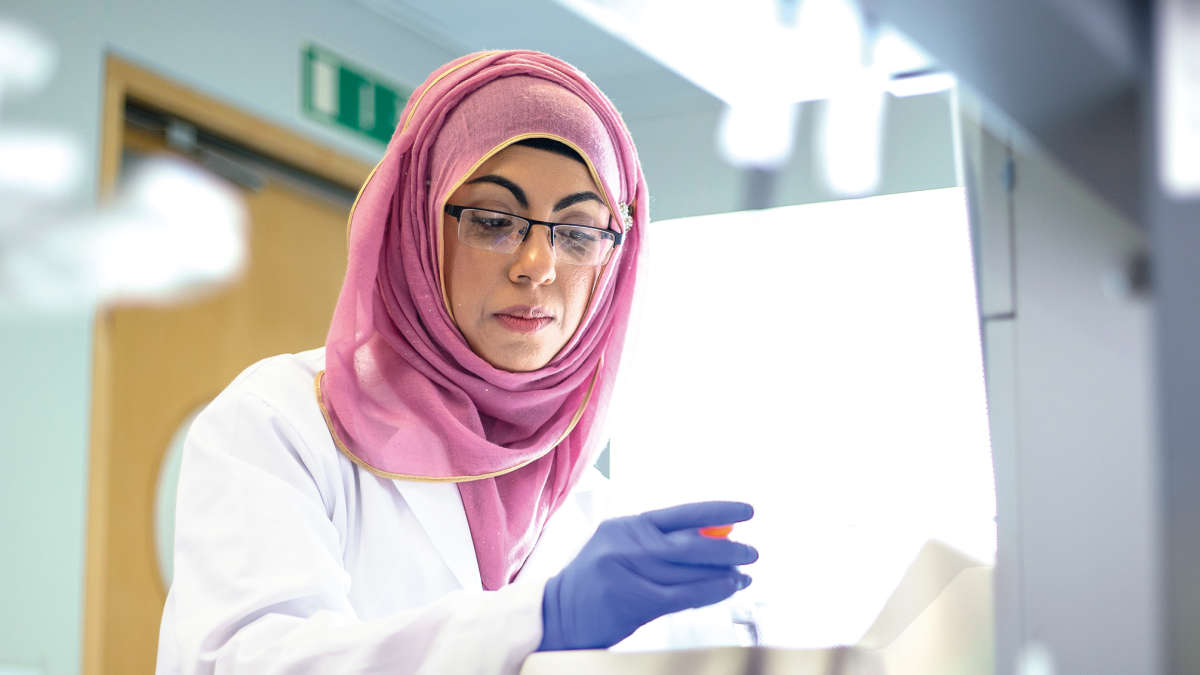 Enterprise Genomics Services, Laboratory, Lab, Scientist, from sample extraction to data interpretation
